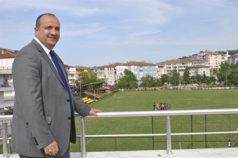 Başkan KURT , Çınarcık Belediye Spor'u Denetledi