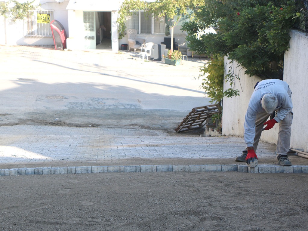 Belediye Ekiplerimiz İlçe Genelinde Altyapı ve Üstyapı Çalışmalarına Devam Ediyor