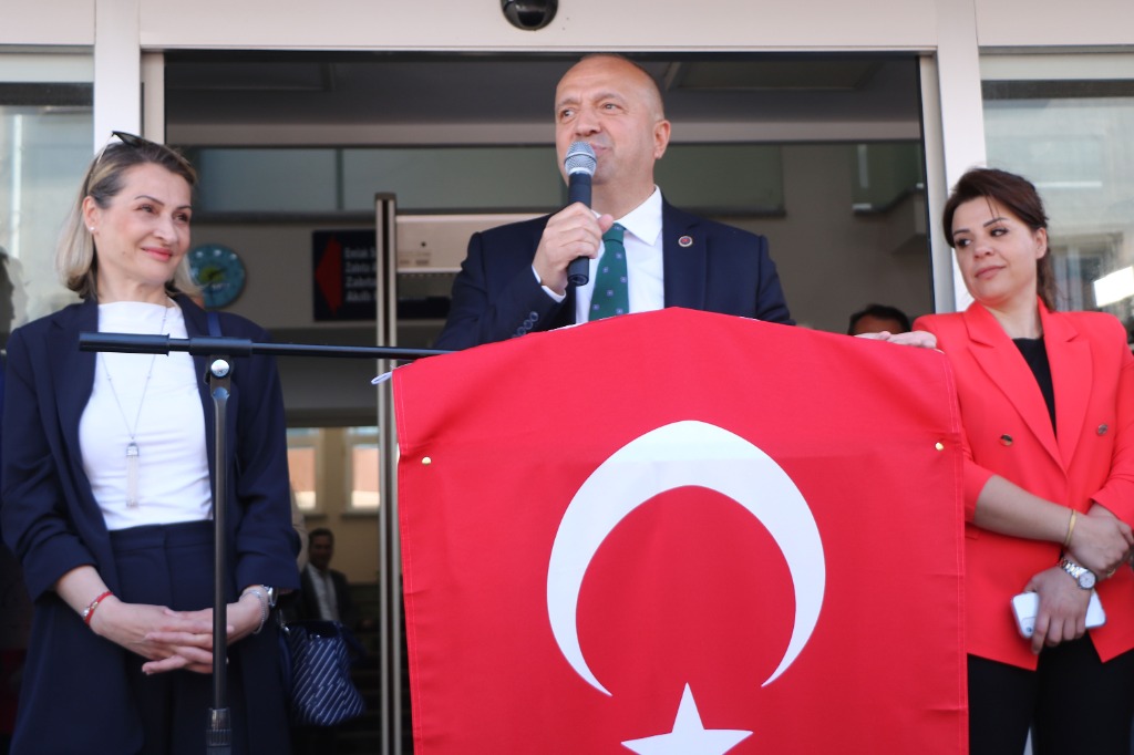 Başkan Kurt Görevi Devraldı