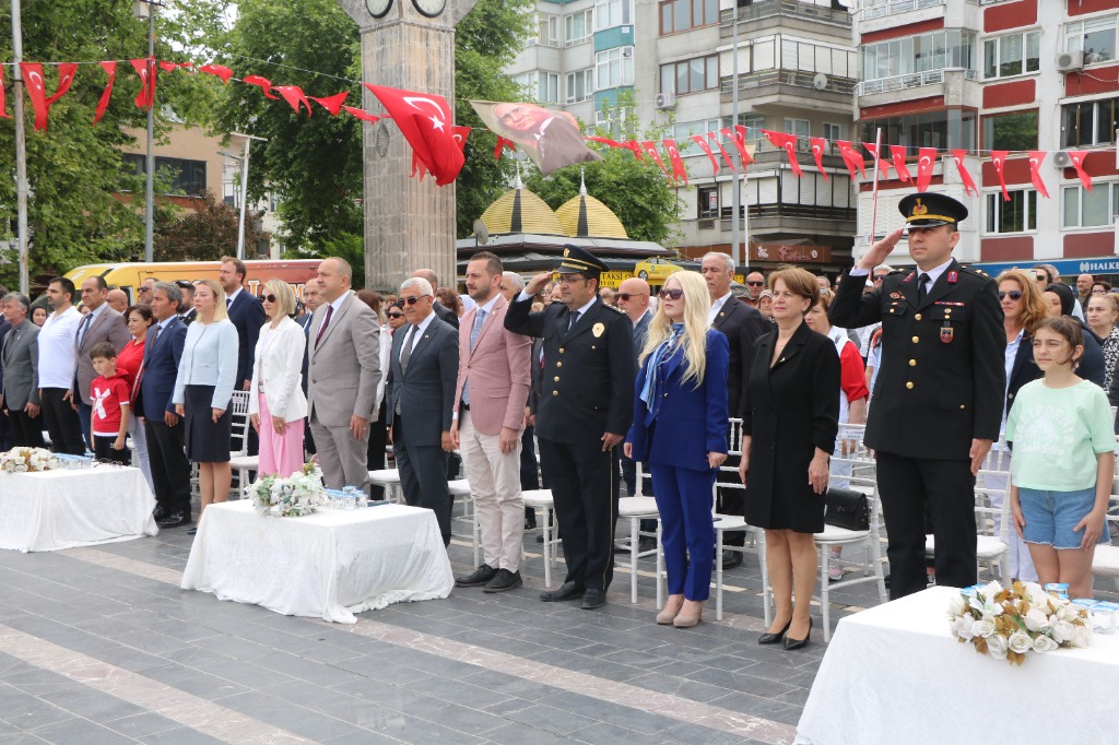 19 Mayıs Çınarcık'ta Coşkuyla Kutlandı