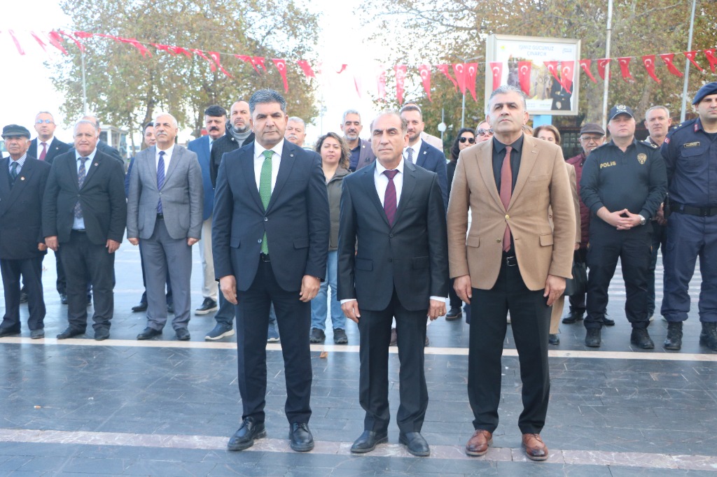 Çınarcık'ta 24 Kasım Öğretmenler Günü Töreni Düzenlendi