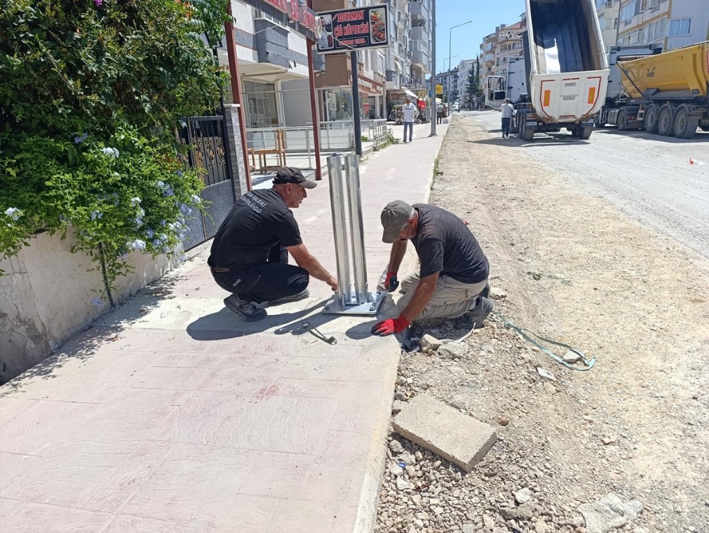 Ahmet Sugün Caddesi'nde Aydınlatma Çalışması