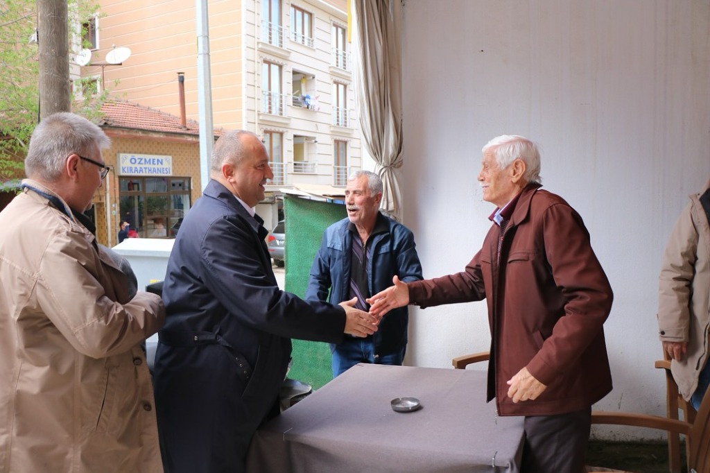 Başkanımız Avni Kurt, Bayramın İkinci Günü Vatandaşlarla Bayramlaştı