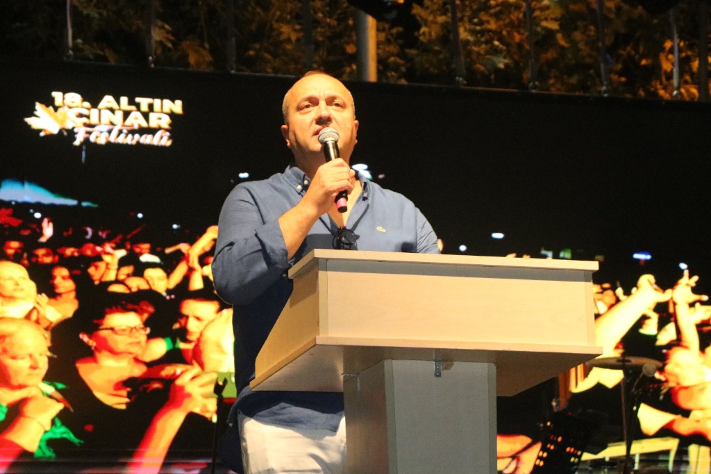 18.altın Çınar Festivali Coşkuyla Başladı
