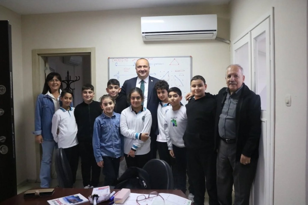 Çınarcık'ta Ücretsiz Matematik Kursuna Başkanımız Avni Kurt'tan Moral Ziyareti