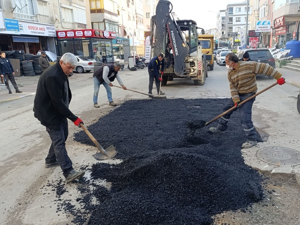 Ekiplerimiz İlçe Genelinde Sıcak Asfalt Çalışması Yaptı