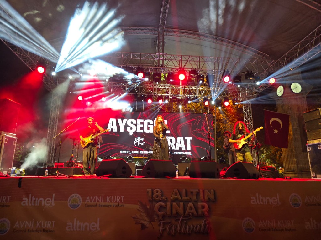 18. Altın Çınar Festivali’nin Üçüncü Günü, Müzik Dolu Unutulmaz Anlara Sahne Oldu!