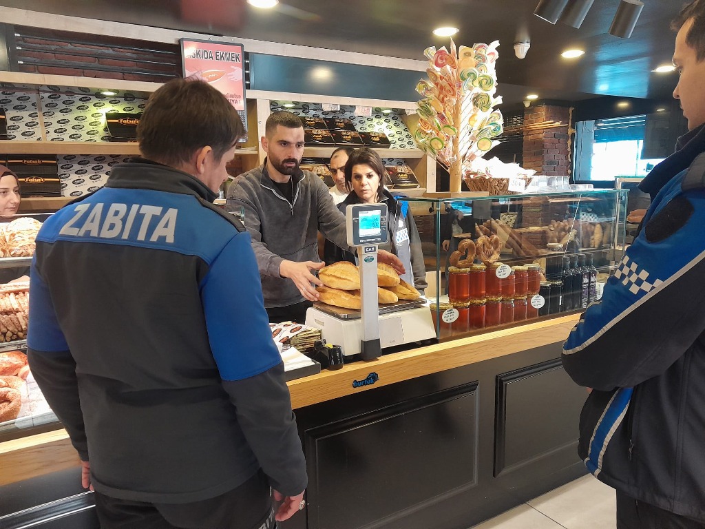 Zabıta Ekiplerimiz Fırınları Denetledi