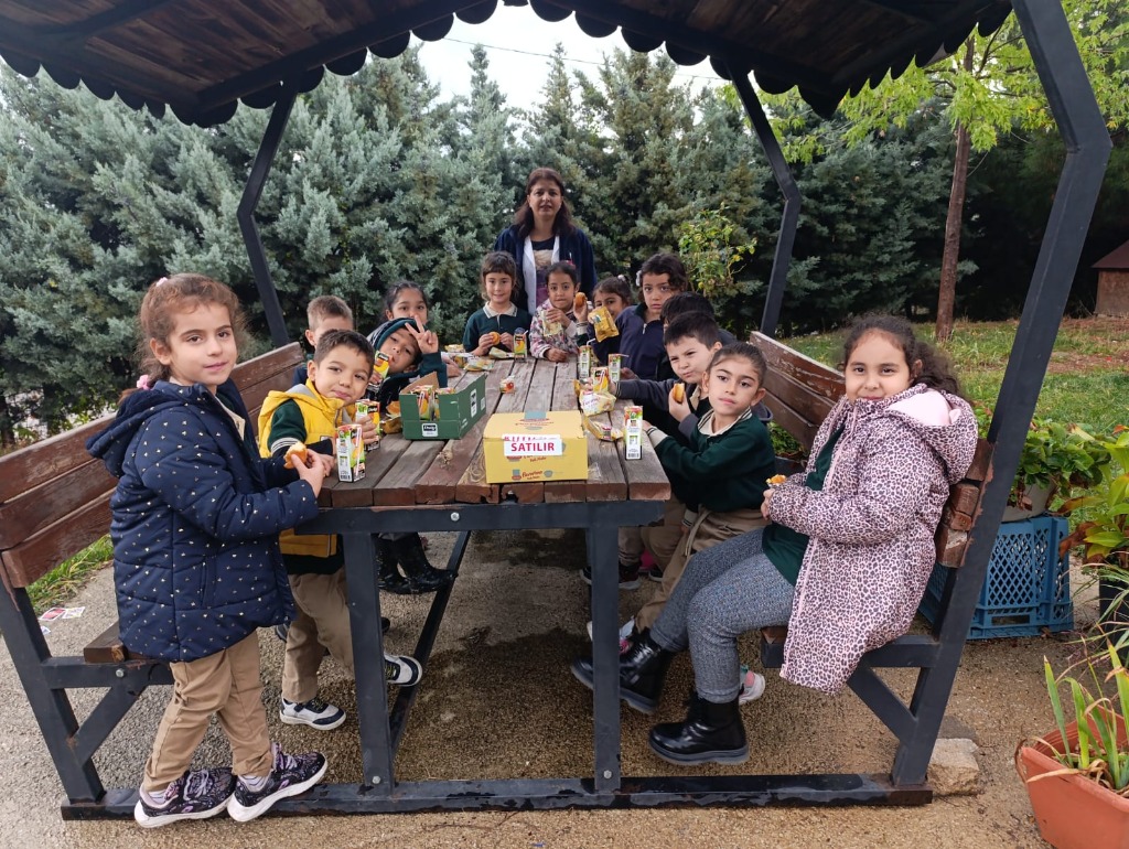 Minik Kalplerden Minik Dostlarımıza Sevgi Ziyareti