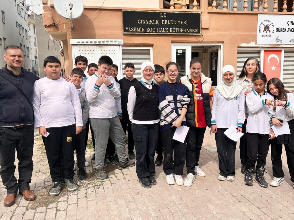 Firuzan Kınal Ortaokulu Öğrencilerinden Kütüphanemize Ziyaret
