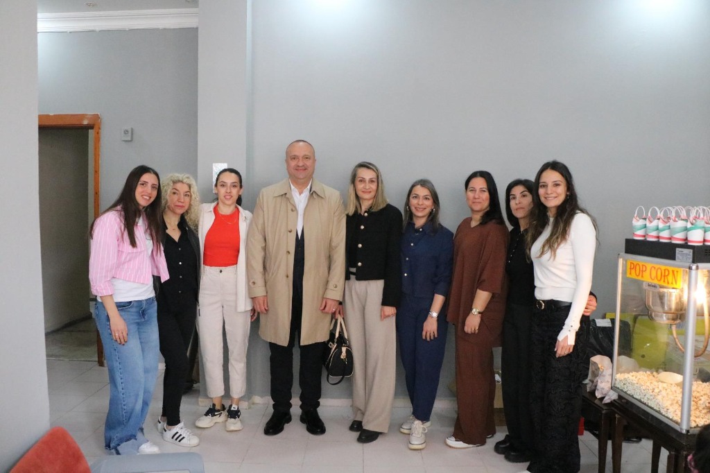 Başkanımız Avni Kurt, Çınarcık Yaşam Çınarı Sosyal Yardım ve Dayanışma Derneğini Ziyaret Etti