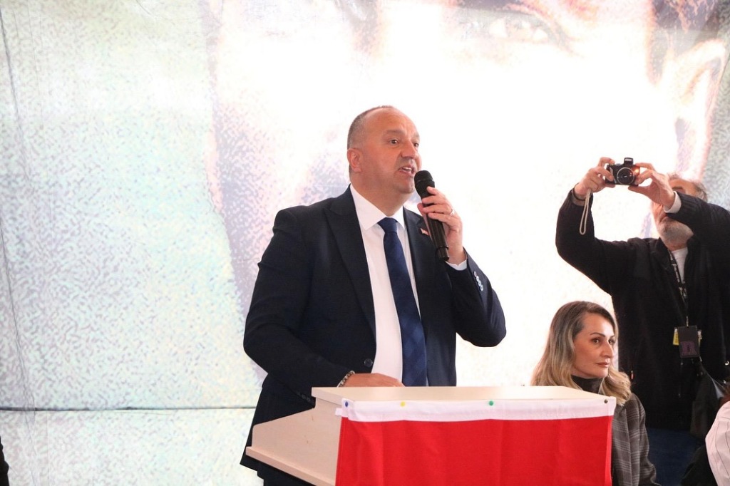 Başkanımız Avni Kurt, “1 Yılda Ne Yaptık?” Konulu Bilgilendirme Toplantısını Düzenledi