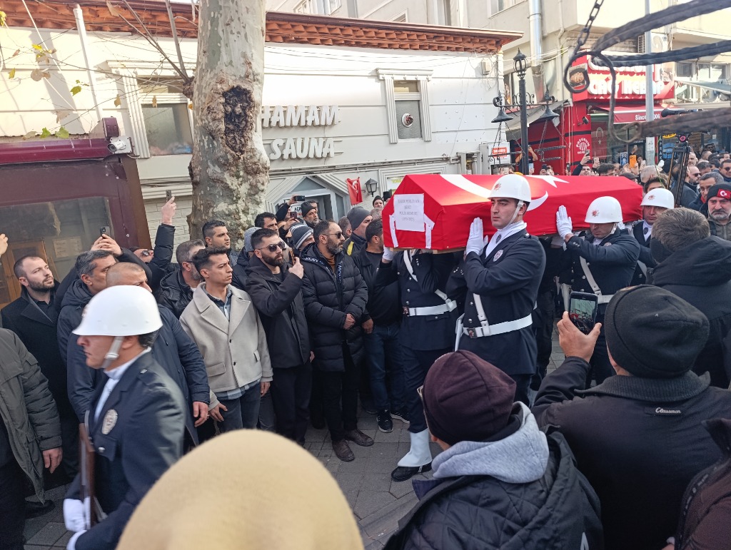 Şehit Polisimiz İlker Pehlivan'ı Dualar Eşliğinde Son Yolculuğuna Uğurladık