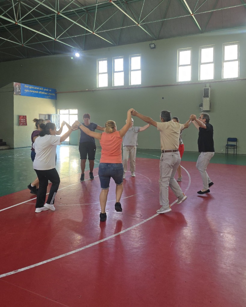 Çınarcık'ta Ücretsiz Halk Oyunları Kursları Başladı
