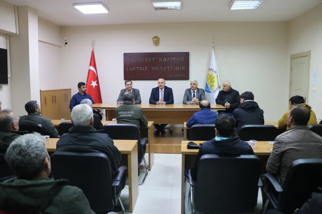 Başkanımız Avni Kurt, Temizlik İşleri, Su Arıza ve Kanalizasyon Birimi Personellerimizle Bir Araya Geldi