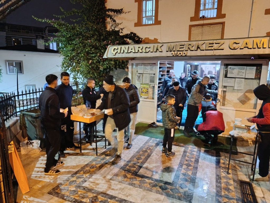 Belediyeden Regaip Kandilinde, Kandil Simidi İkramı