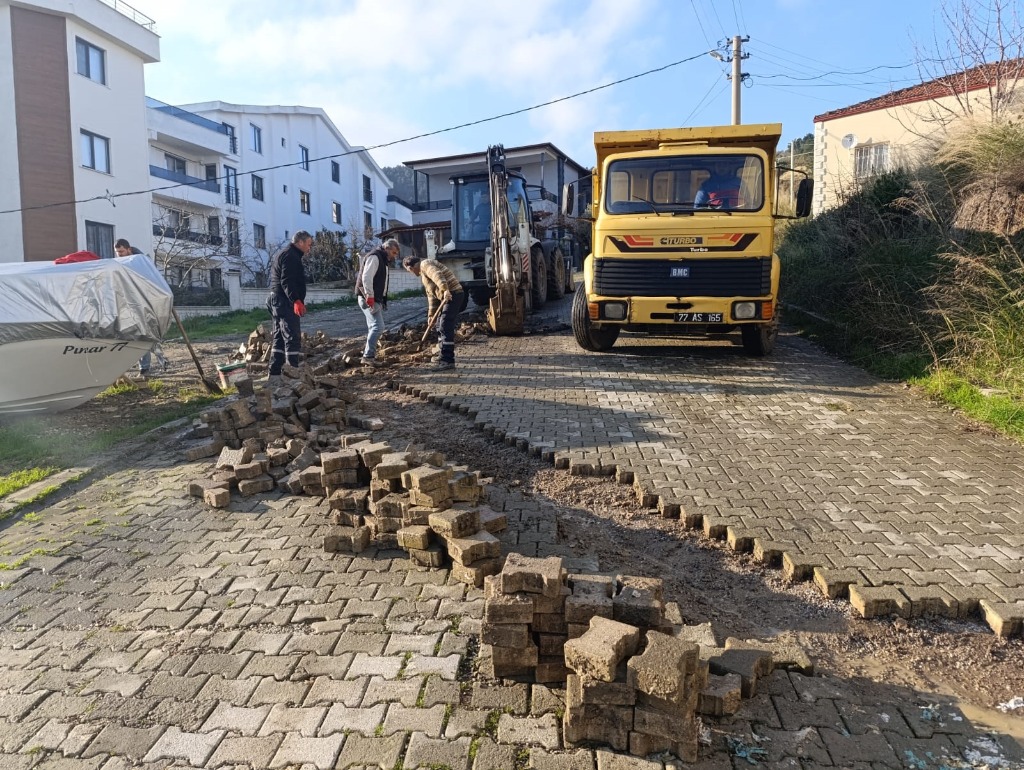 Kosova Sokak’ta Parke Taşı Onarım Çalışması