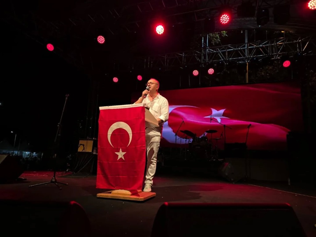 Altın Çınar Festivali'ni 30 Ağustos Zafer Bayramı'nın 103. Yıl Coşkusuyla Taçlandırdık