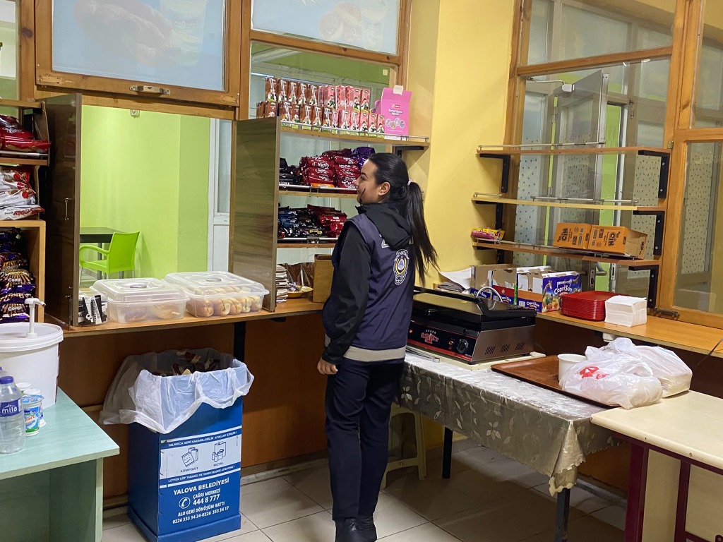 Zabıta Ekiplerimizden Okul Kantinlerine Sıkı Denetim