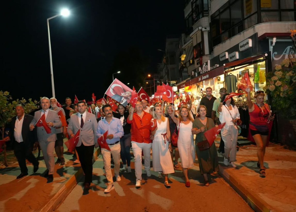 30 Ağustos Zafer Yürüyüşü Coşkusu Sokaklara Sığmadı