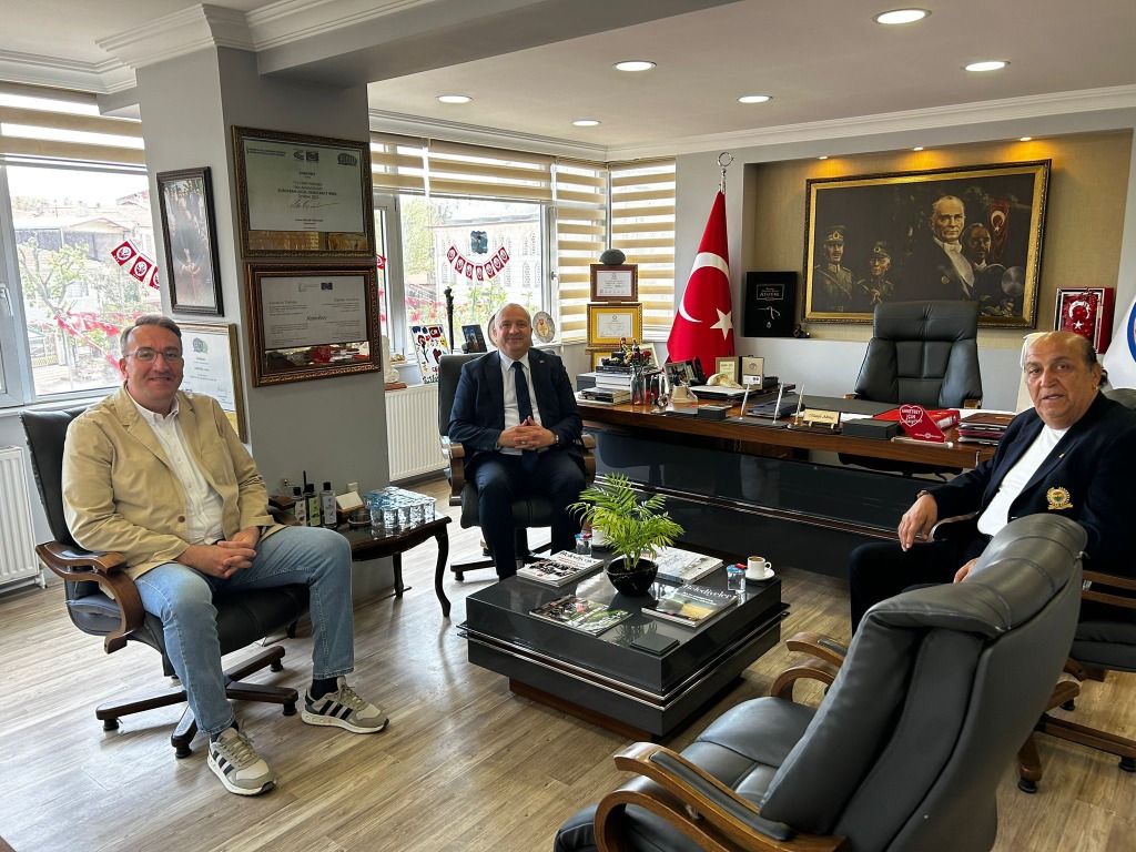 Başkanımız Avni Kurt, Ahmetbey Belediye Başkanı Mustafa Altıntaş'ı Ziyaret Etti