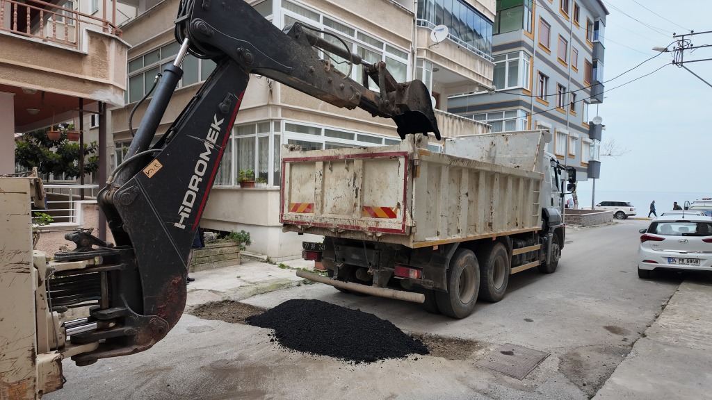 Lale Sokak, Ortanca Sokak ve Gül Sokak'ta Asfalt Çalışması